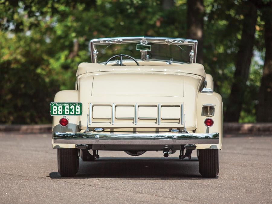  Chrysler Custom Imperial Roadster Convertible by LeBaron 1933 года  (фото 6 из 20)